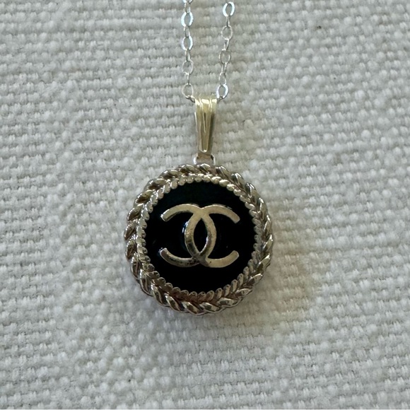 CHANEL 16” .925 Silver Necklace w/ Black & Silver Chanel 5/8” Vintage Button - Picture 4 of 4